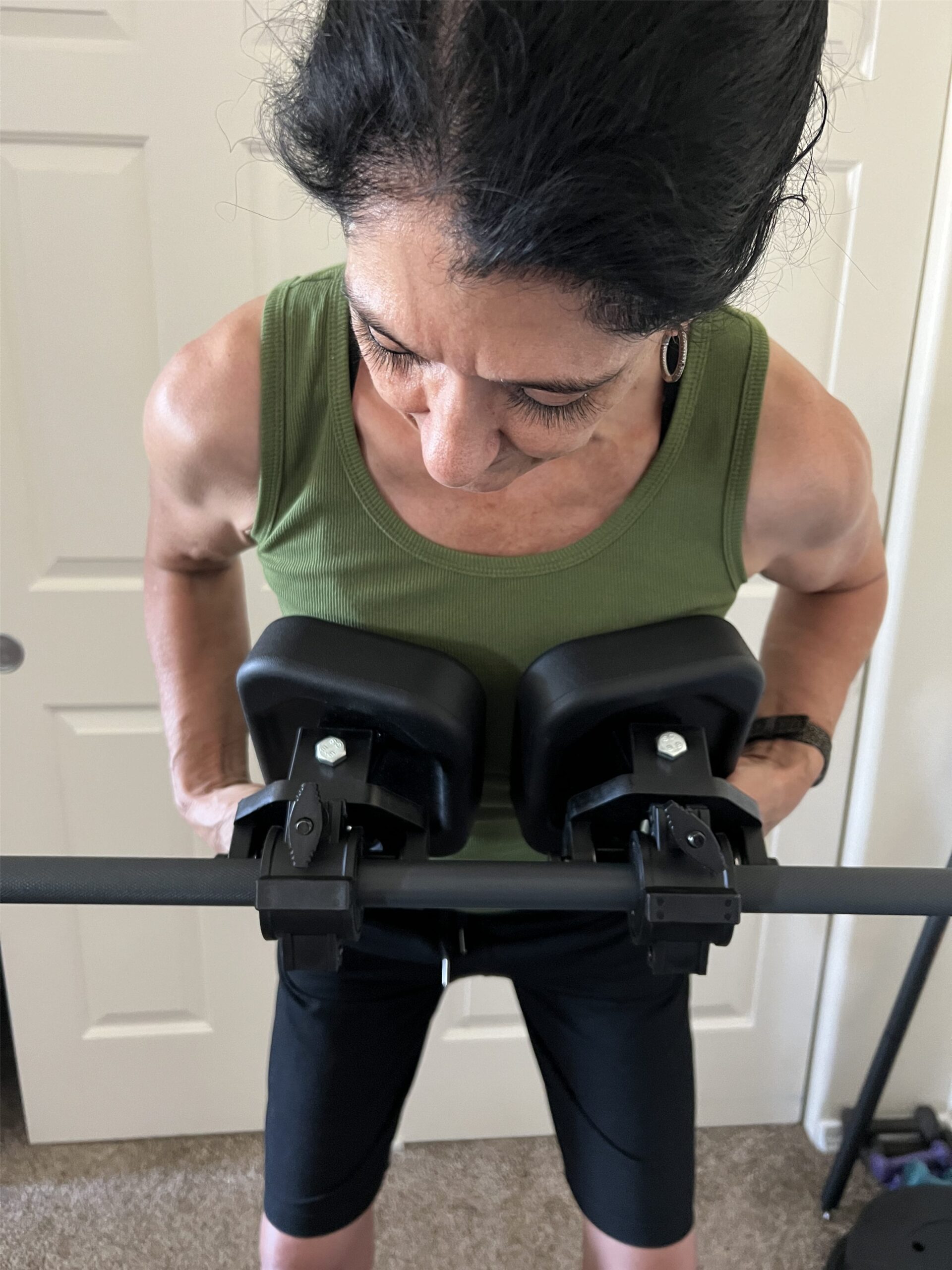 Neck posture exercise using the Neck Shaper device
